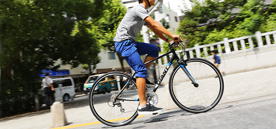 19 Giant Bicycles On Road