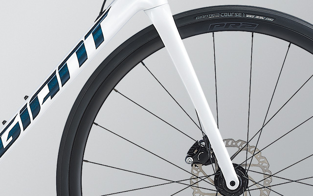 2020 GIANT Bicycles | TCR ADVANCED 2 DISC SE (New 2021)