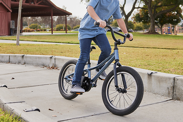 2022 GIANT Bicycles | ON-ROAD × LIFESTYLE