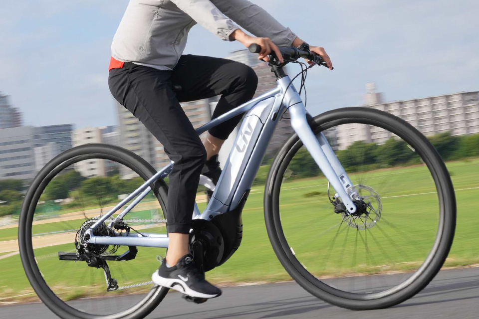 【25％OFF】 サイクリングハンドルバー 愛好家のためのサイクリングに美しく快適なアルミニウム合金自転車ハンドルバー