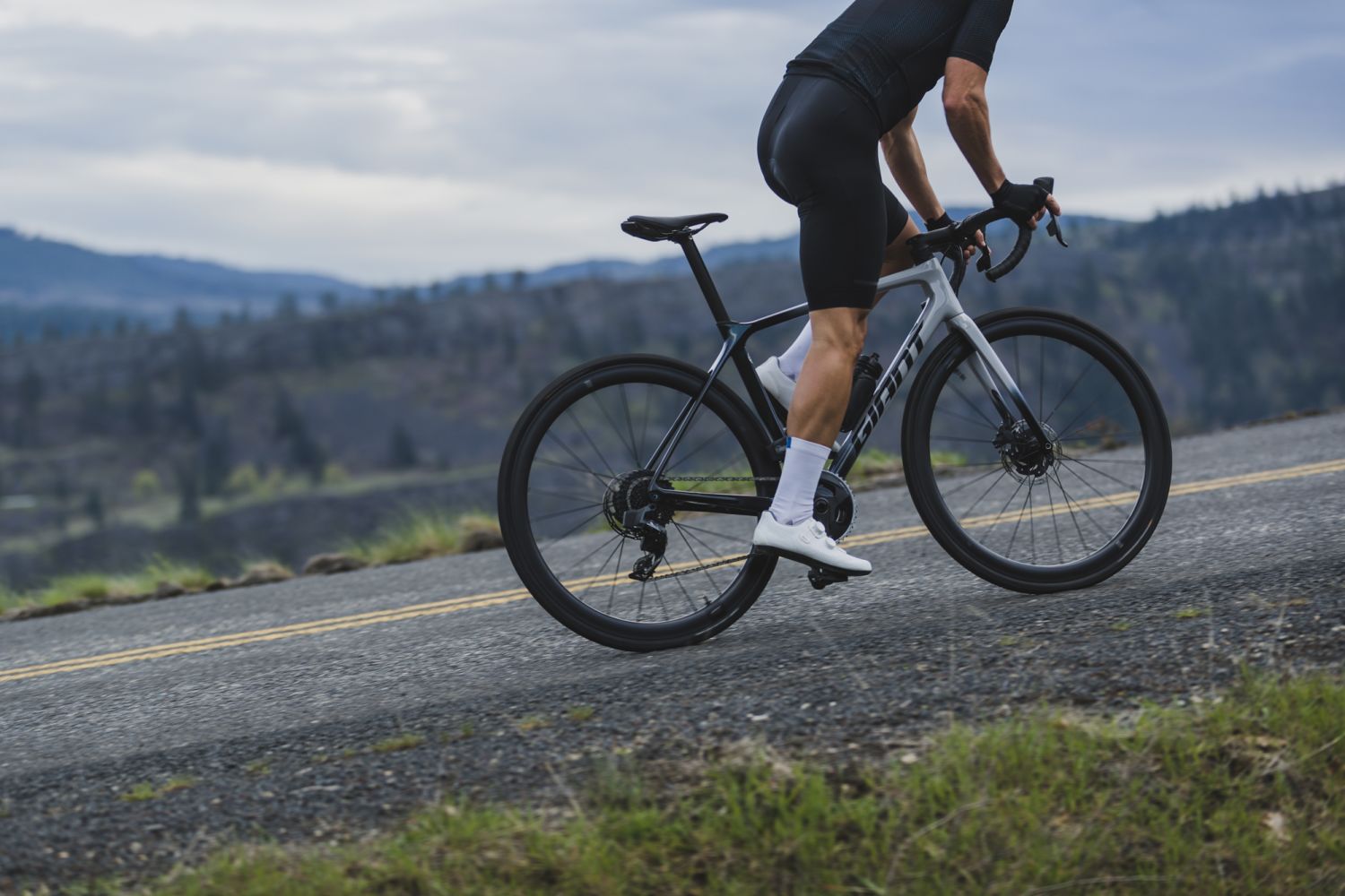 2022 GIANT Bicycles | Showcase SURGE PRO