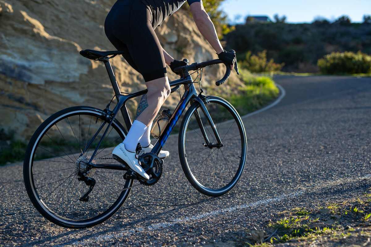 2023 GIANT Bicycles | TCR ADVANCED 2 KOM
