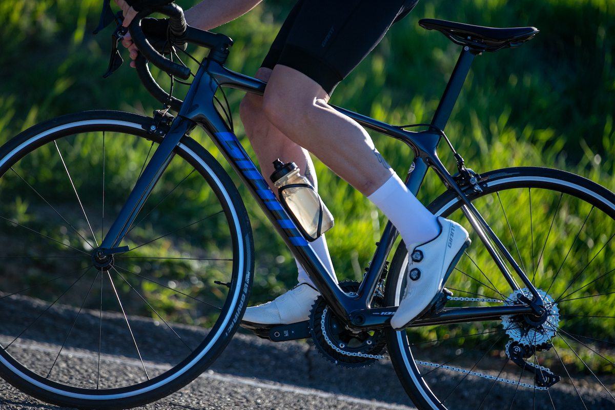2023 GIANT Bicycles | TCR ADVANCED 2 KOM