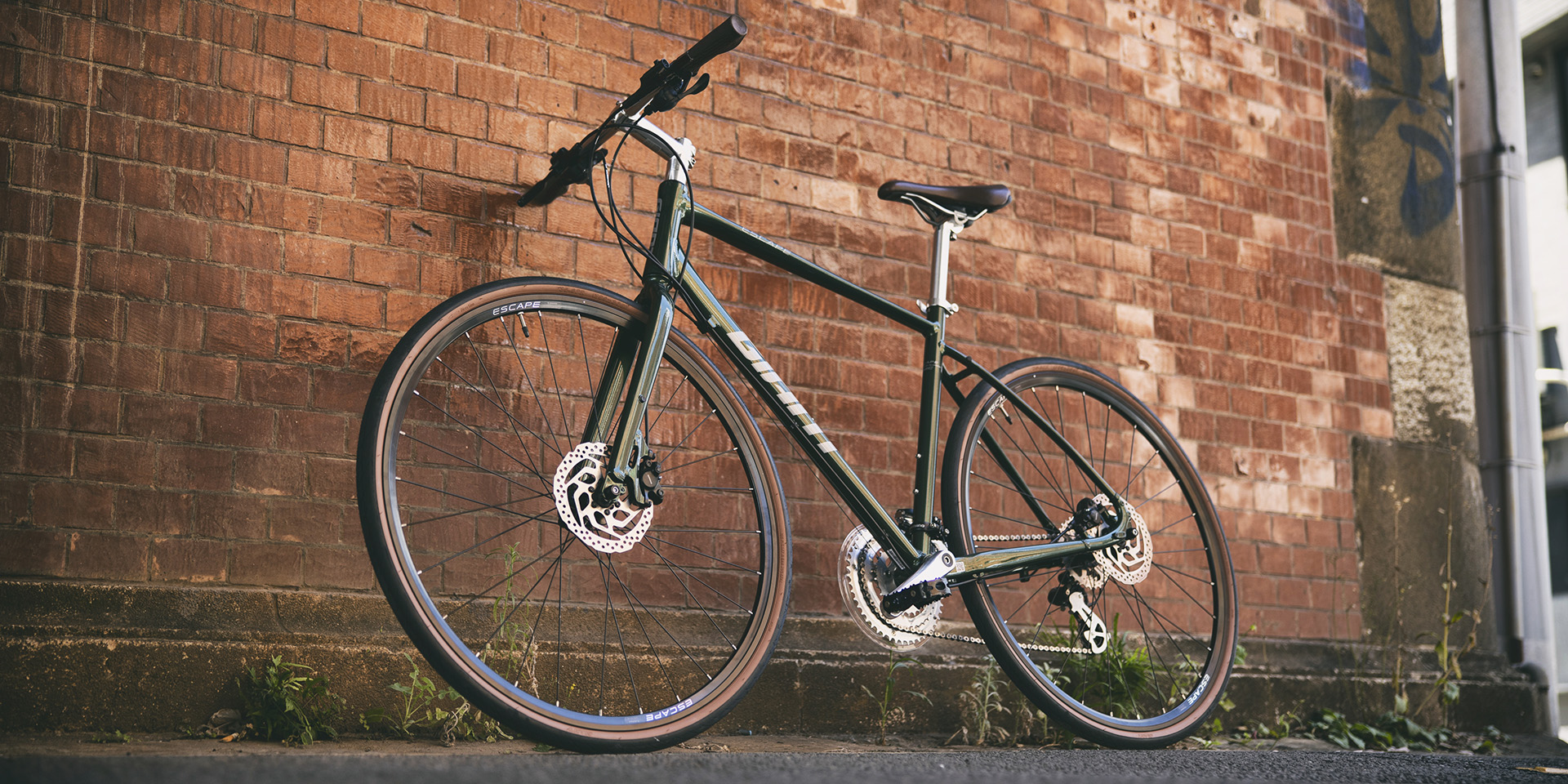 2023 GIANT Bicycles | ESCAPE R DISC